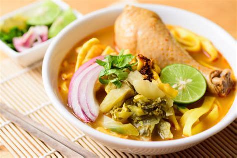  Khao Soi: Ekşi ve Kremalı Bir Tayland Lezzet Yolculuğu İçin Hazır Olun!