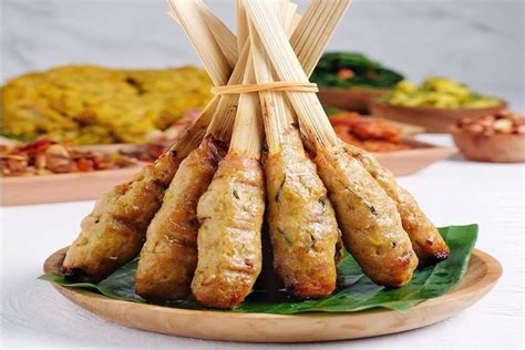  Sate Lilit: Baharatlı ve Dumanlı Bir Lezzet Yolculuğu!